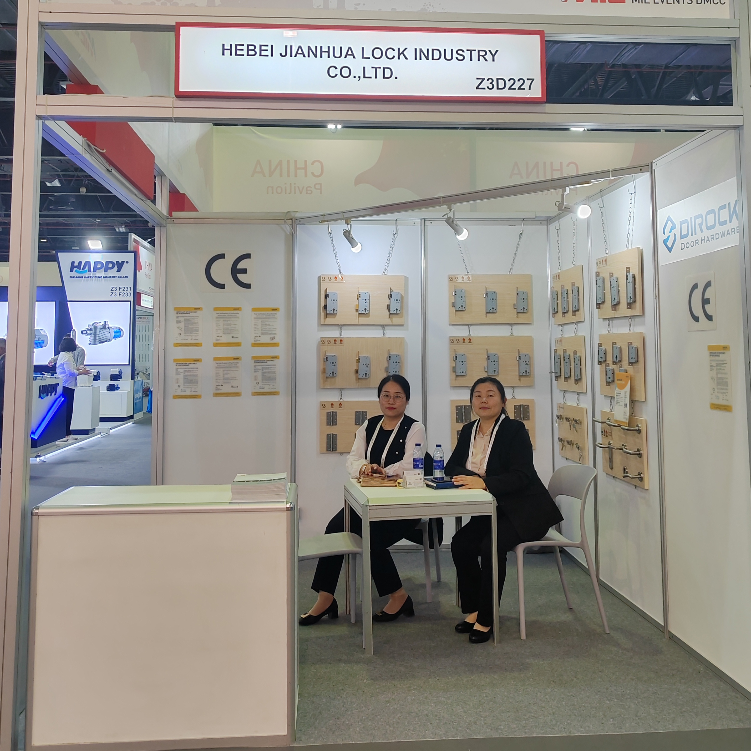 Professional staff waiting for you Professionelles Personal wartet auf Sie